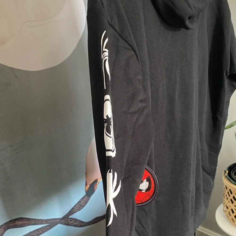 Marvel Spider-Man Big Kid Black Hoodie‎ with Red Design size 18 NWT